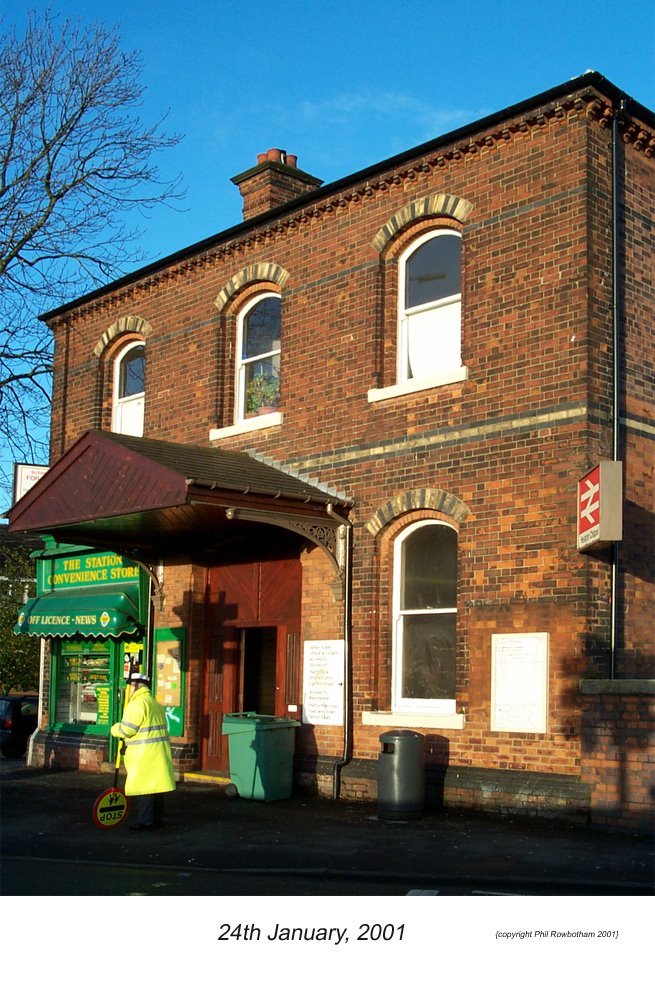 Heaton Chapel railway station