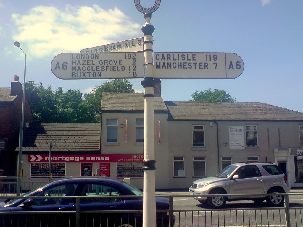182 miles to London, Road Sign, Stockport, Cheshire, England, UK