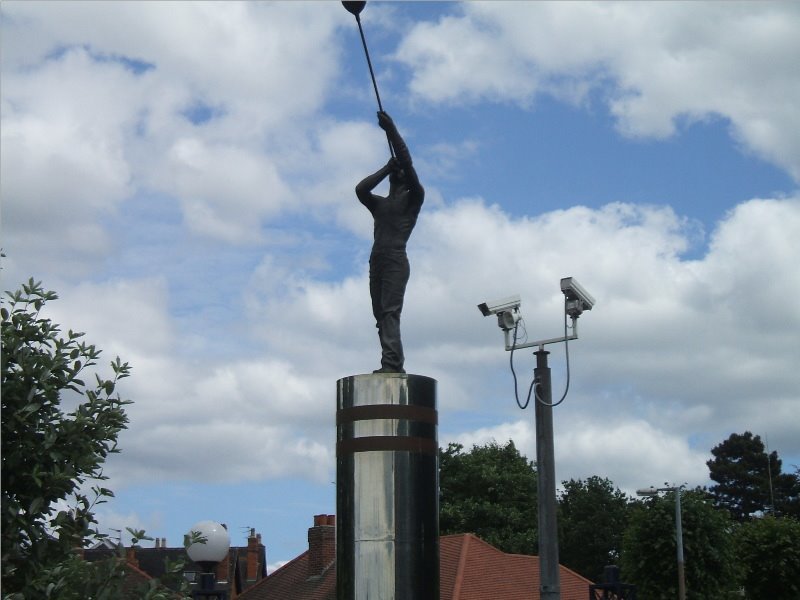 CCTV Watch as yard of ale is downed in one!