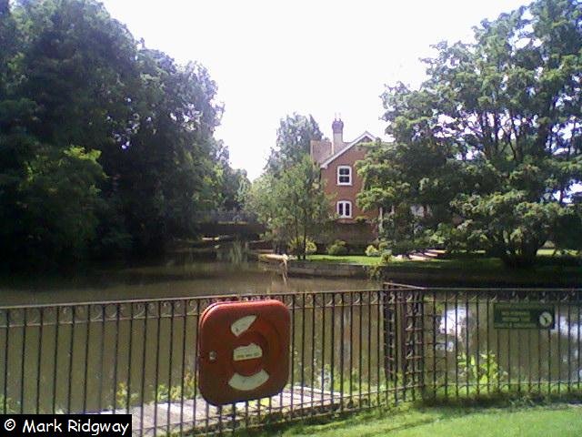 The River Medway near Tonbridge Castle (1)