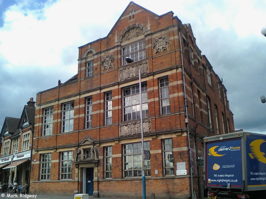 Building by Avebury Avenue