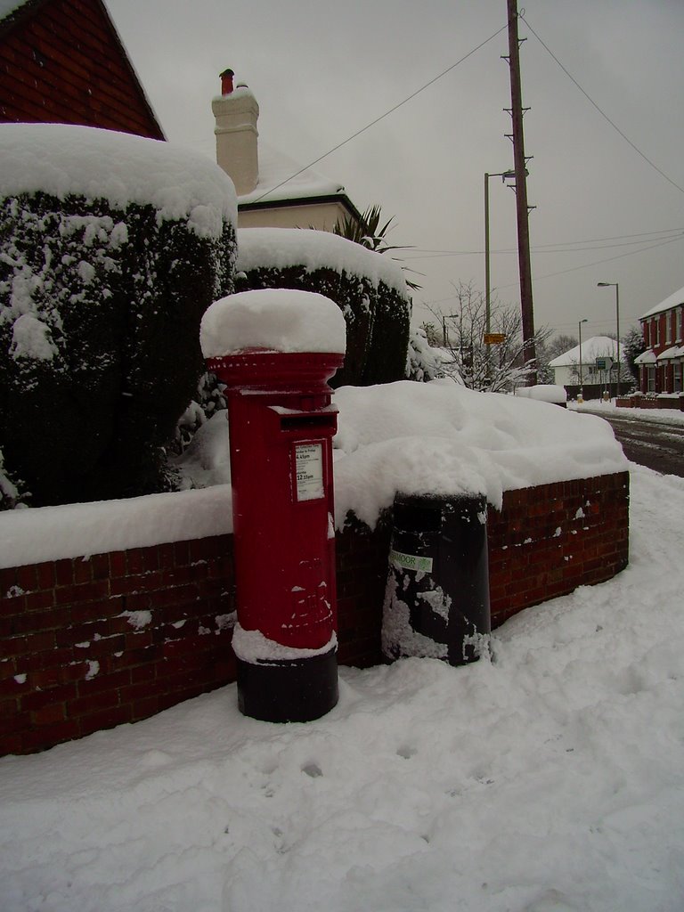 Rectory Road postbox in the snow