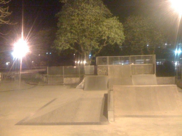 LIGHTS 1130PM FARNBOROUGH SKATEPARK - FARNBOROUGH