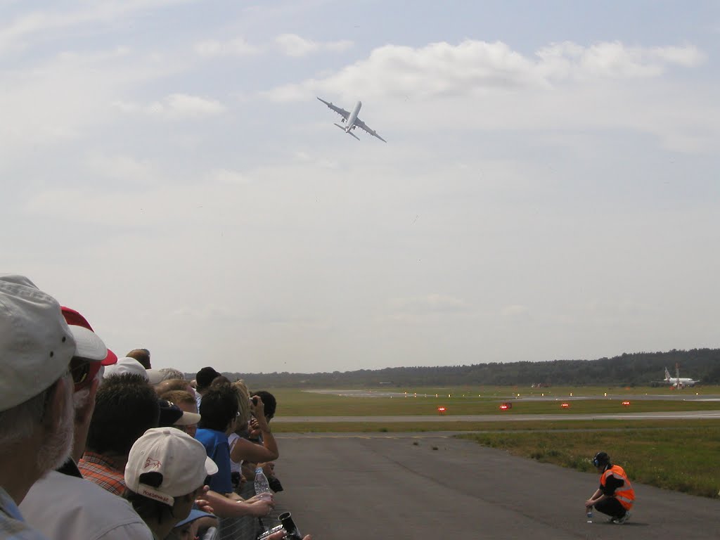 A-340 Take-Off at the Farnborough Air Show