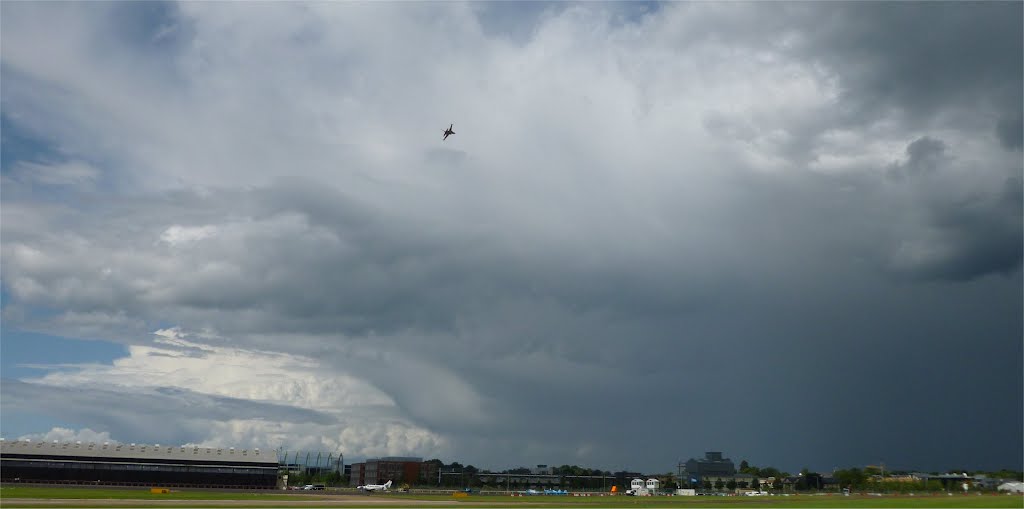Jet heading into a big storm