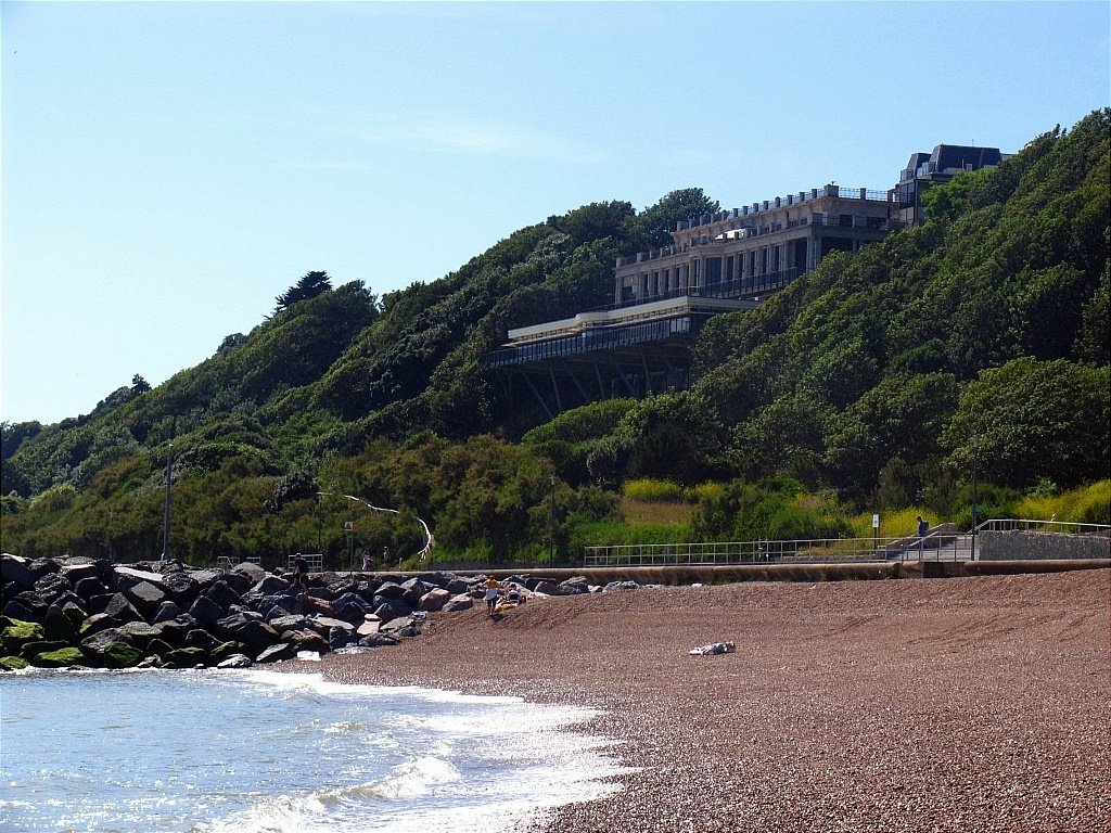 Folkestone beach & Leas Cliff Hall