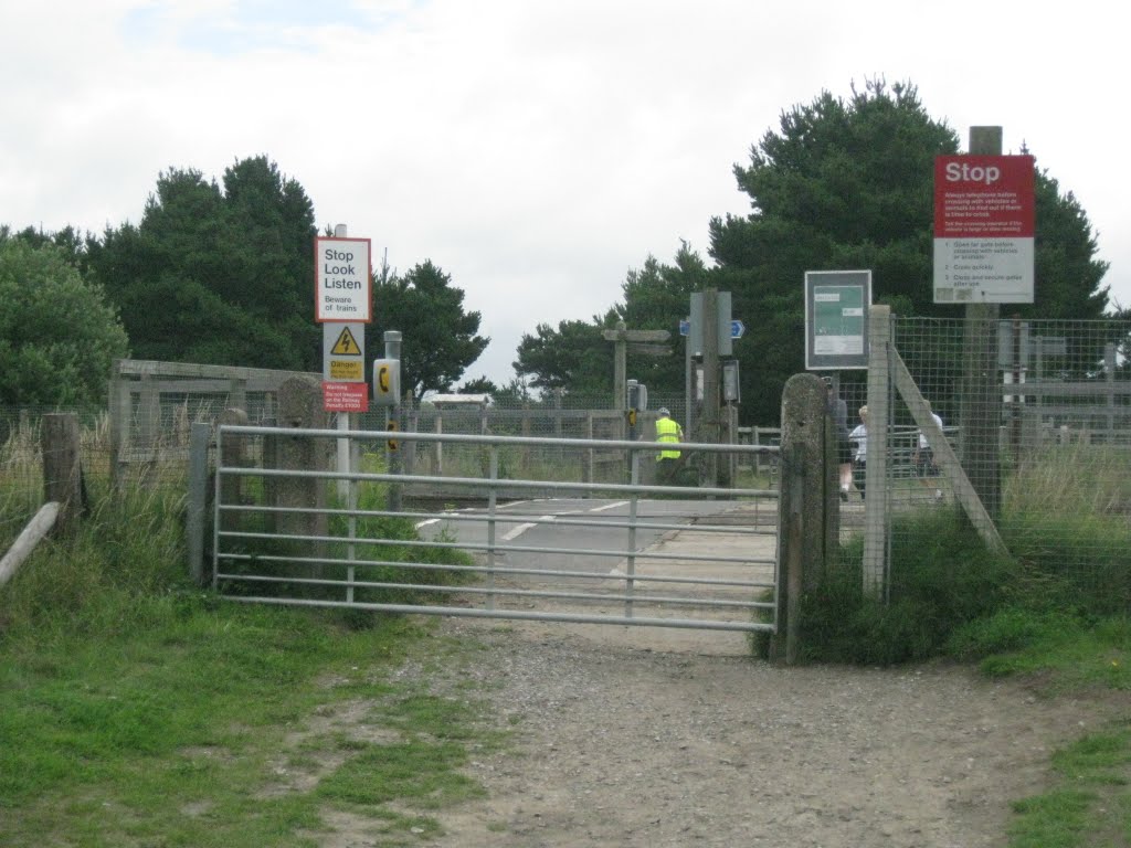 Formby - Level Crossing