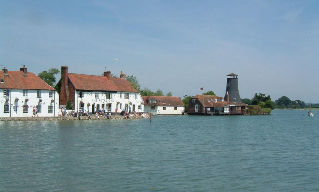 The Royal Oak, Langstone Harbour at high tide
