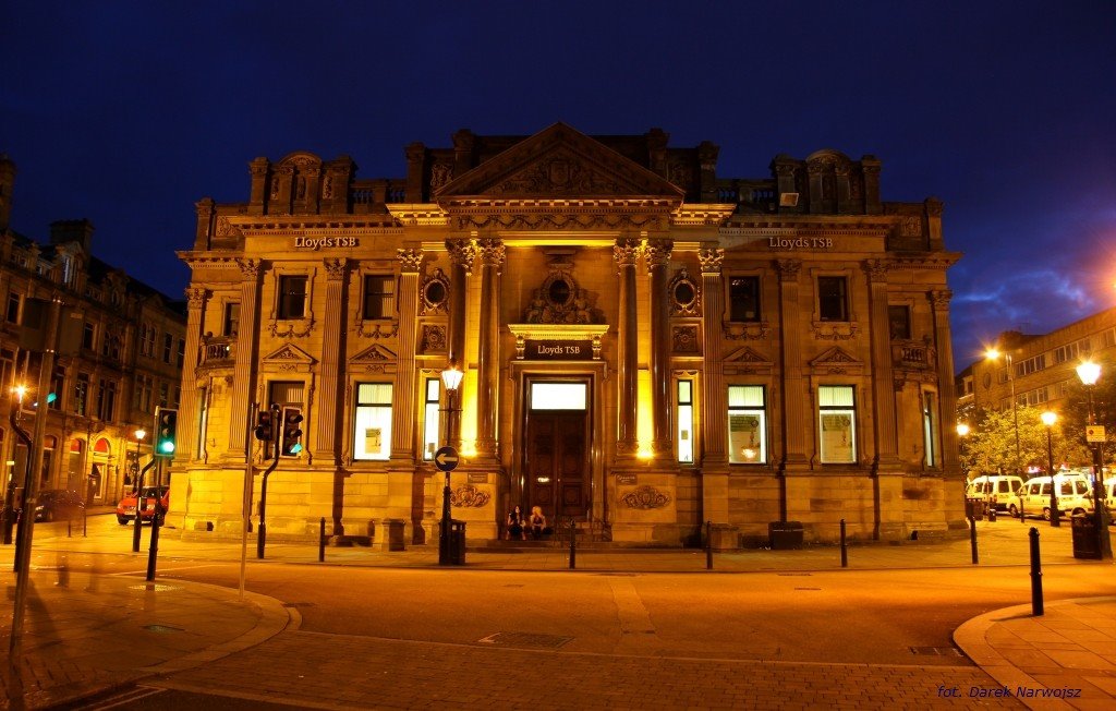 Bank Lloyds TSB - Halifax.