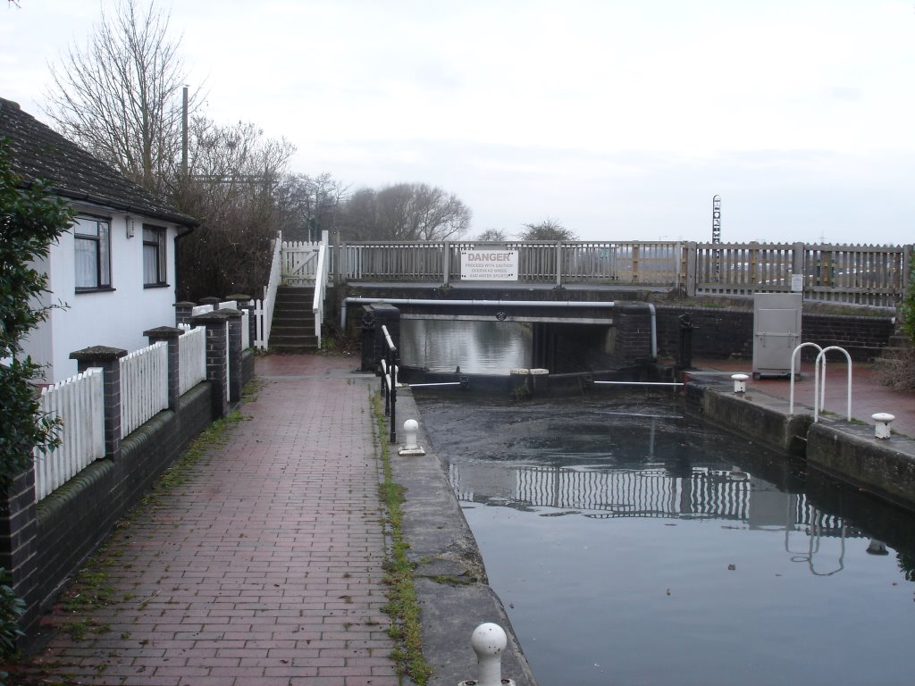 Burnt Mill Lock, River Stort Navigation