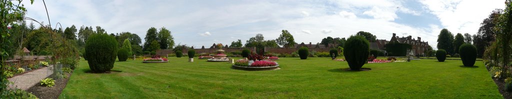 Rothamsted Manor gardens