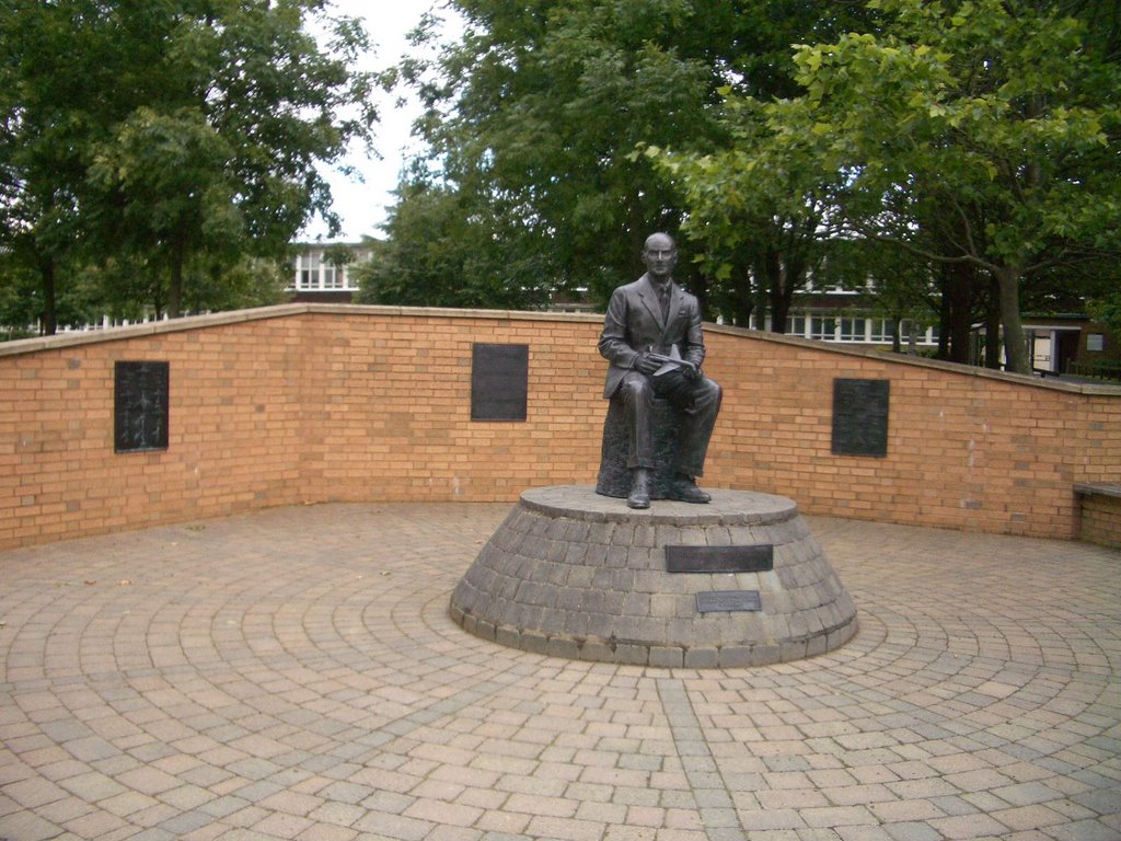 De Havilland statue in college lane  University of Hertfordshire