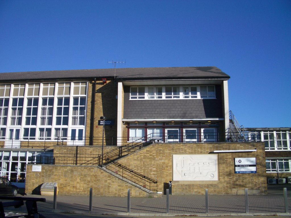 Main Reception in college lane University of Hertfordshire