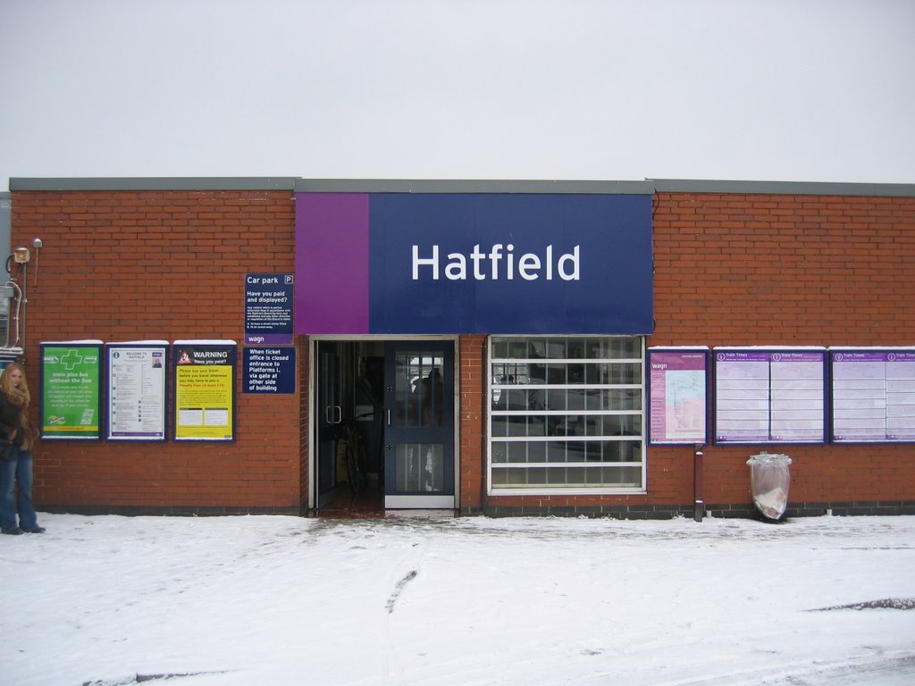 Hatfield railway station