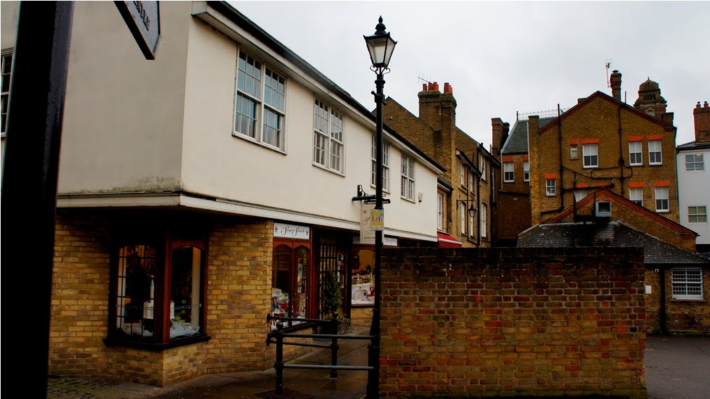 Alleyway to Fore Street - Hertford