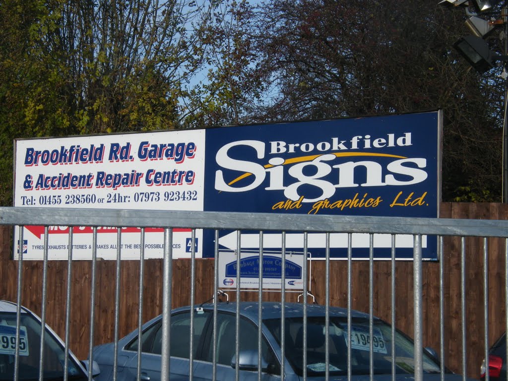 Brookfield Signs & Graphics Main sign next to Rugby Road Railway Bridge