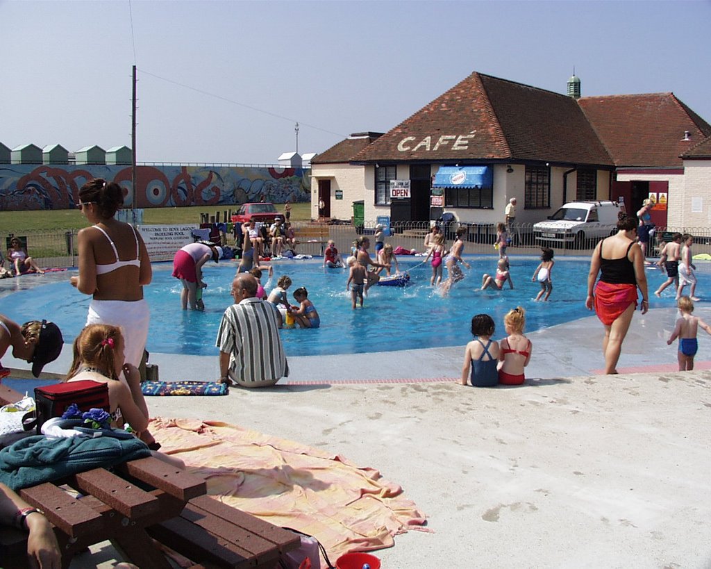 Seafront paddling pool, Kingsway, Hove, Sussex, UK