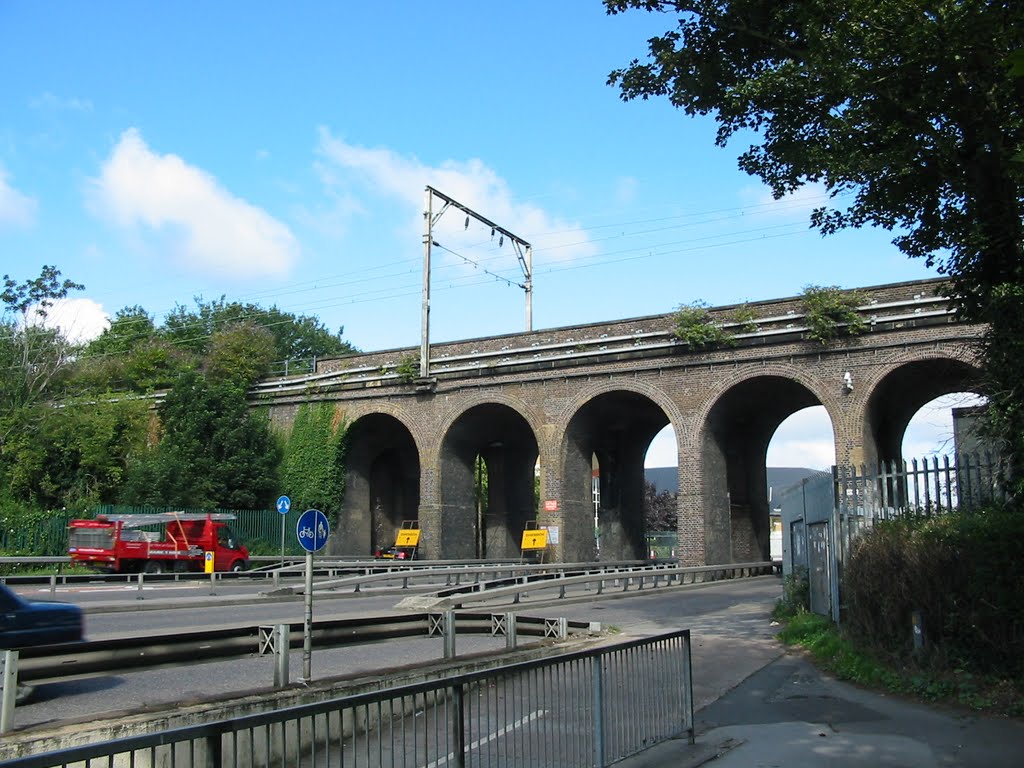 Railway bridge over A138/A1060