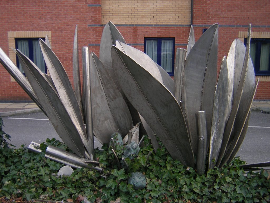Ibus hotel sculpture