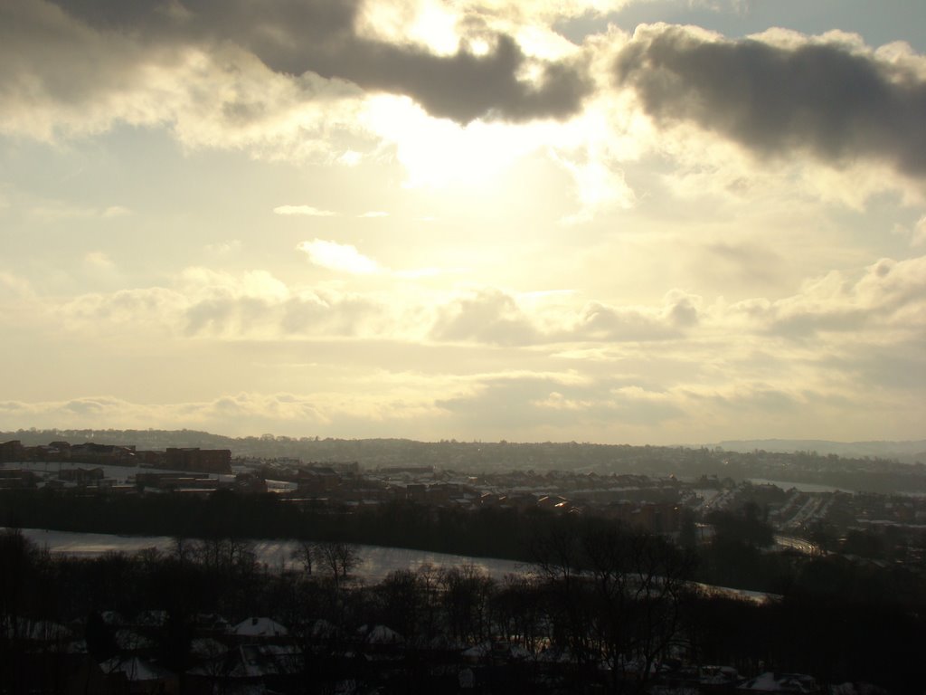 Low winter sun behind cloud over Norfolk Park (taken from Skye Edge), Sheffield S2