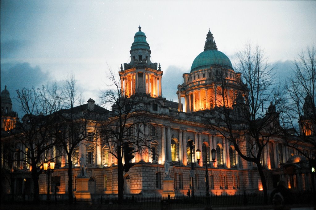 Belfast City Hall at night