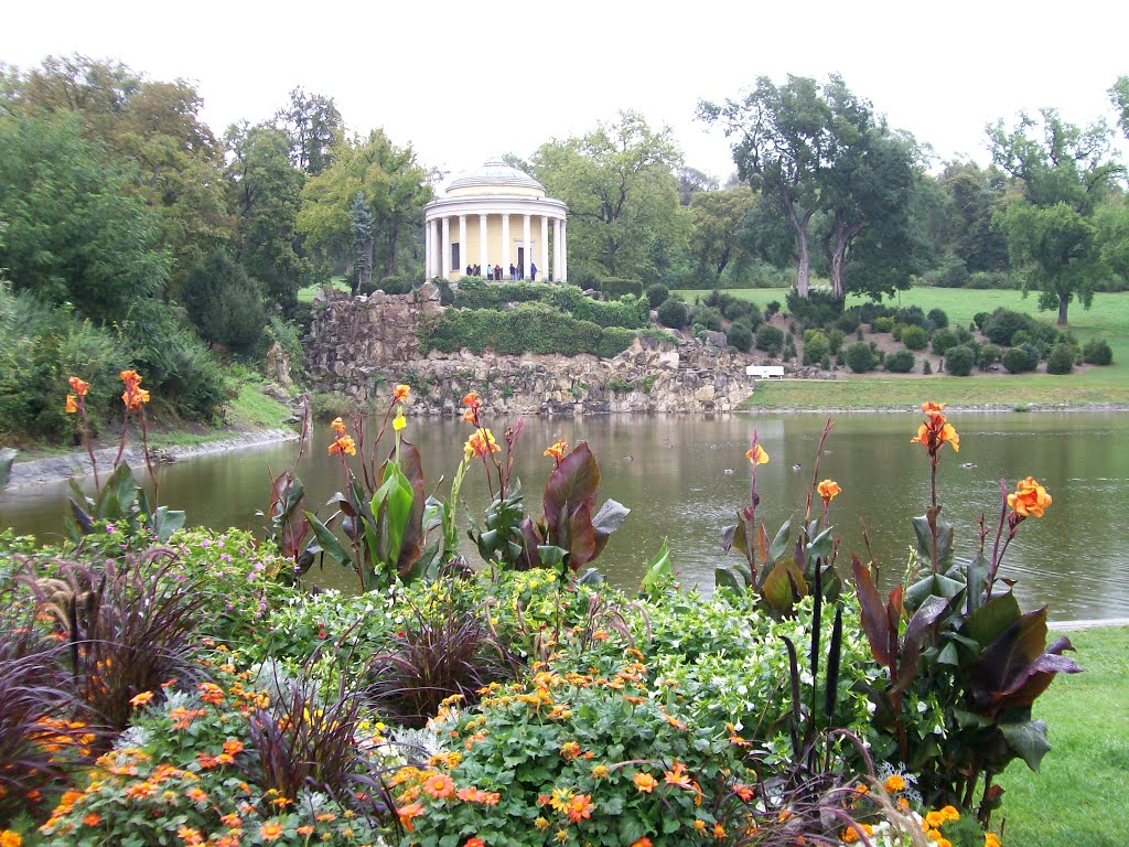 Schlosspark Esterhazy Leopoldinentempel