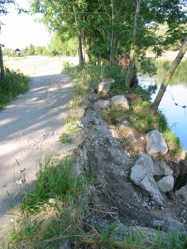 Ybbsbegleitweg nach dem Hochwasser 2009