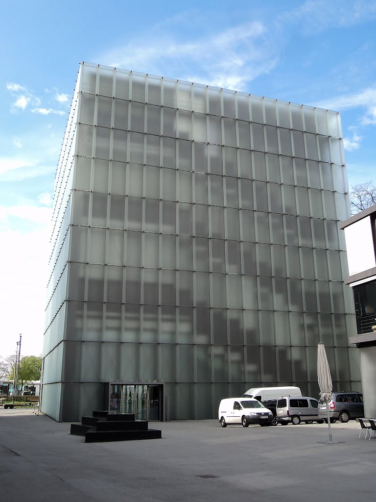 Kunsthaus Bregenz, by Peter Zumthor
