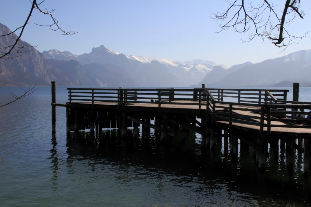 Traunsee mit Schlafender Griechin (mountain)