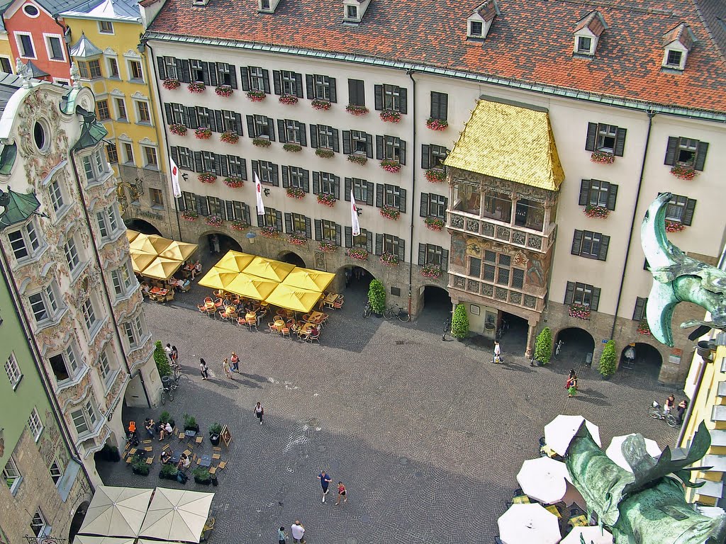 Innsbruck - Blick vom Stadtturm auf das Goldene Dachl