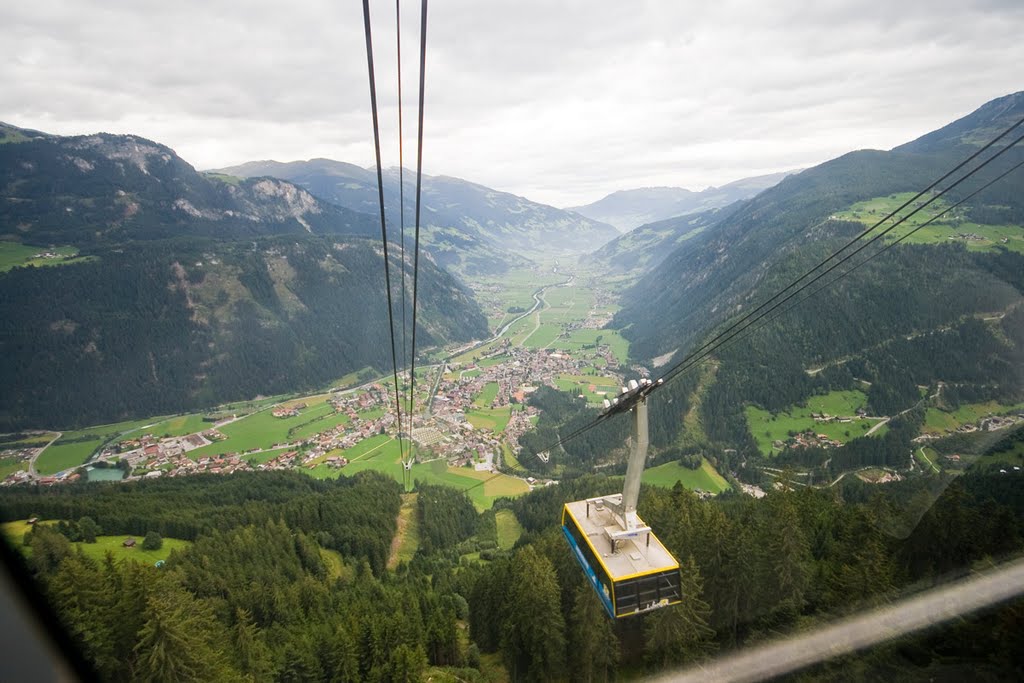 Widok na Zillertal z kolejki na Ahorn