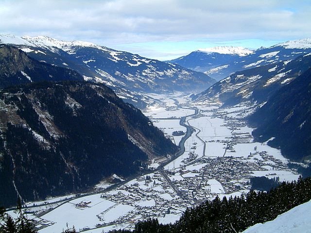 Mayrhofen vanaf Ahorn dalafdaling