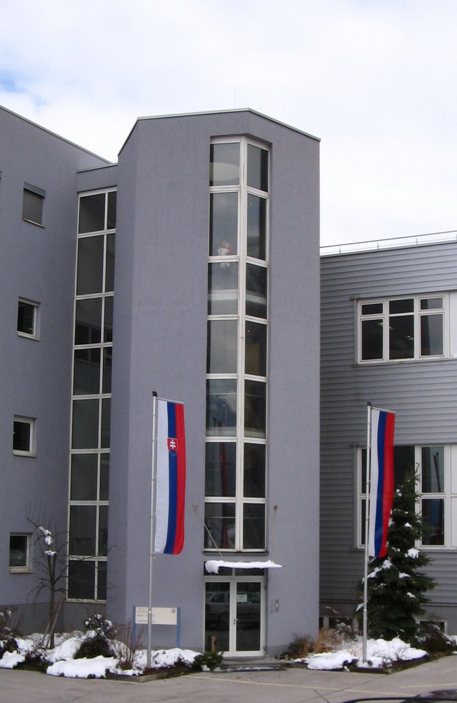 MACO-Werk, Eingang
