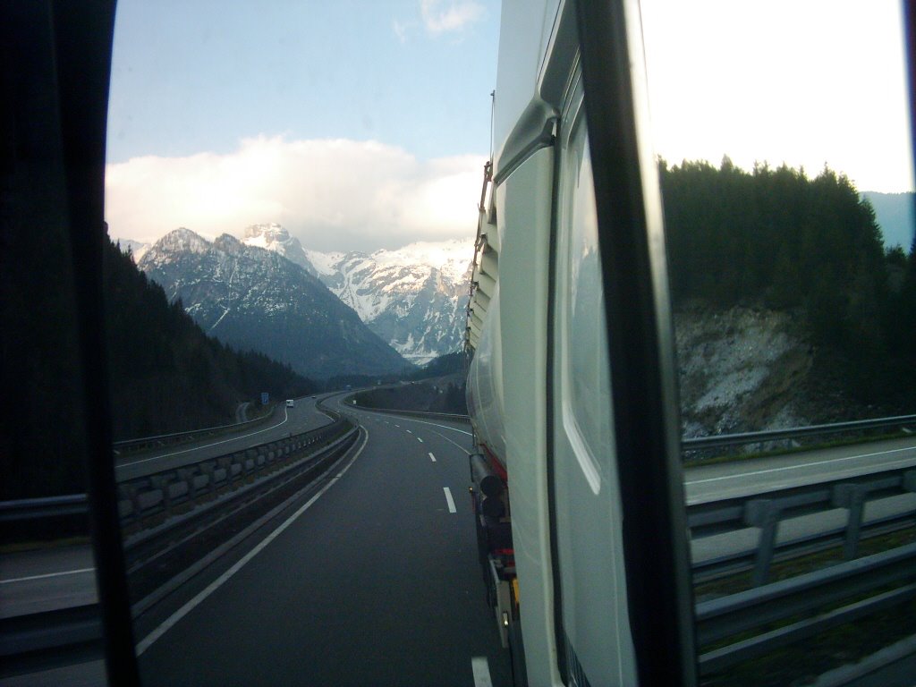 Tauern-Autobahn Look in the outside mirror 2