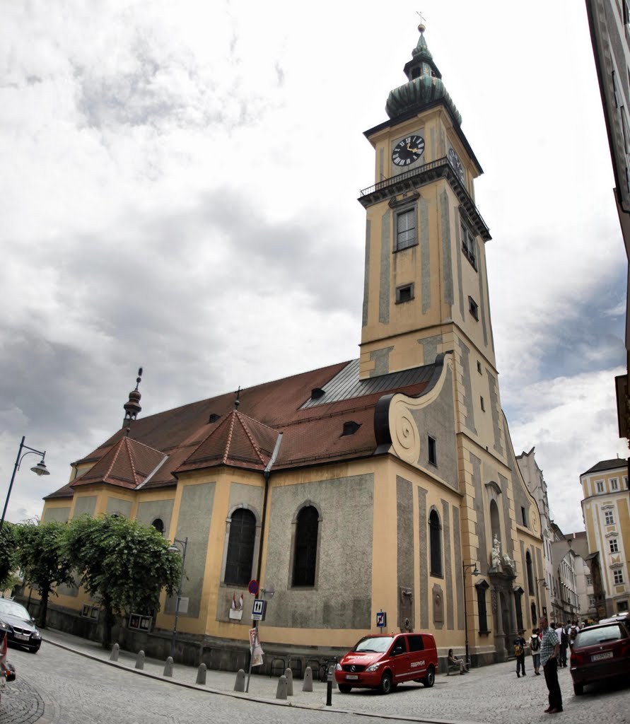 Stadtpfarrkirche, Linz, Austria / *IB*