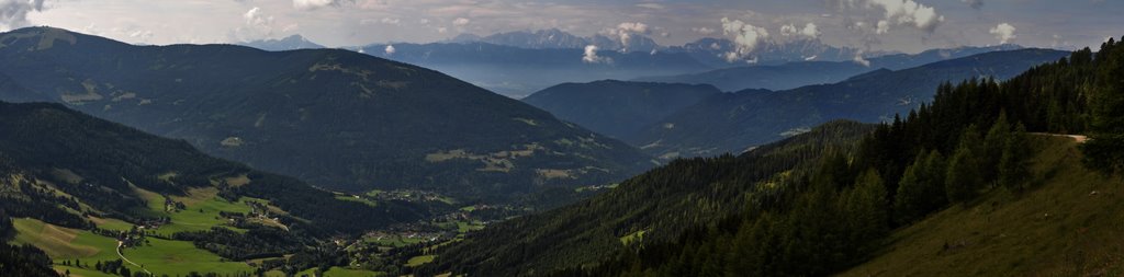 blick von Wöllaner Nockstrasse nach Süden