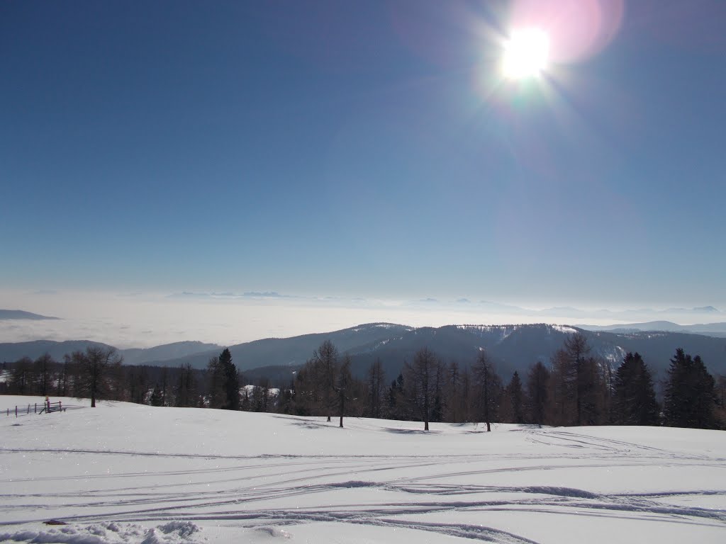 Blick von der Krucken auf das Nebelmeer in Klagenfurt