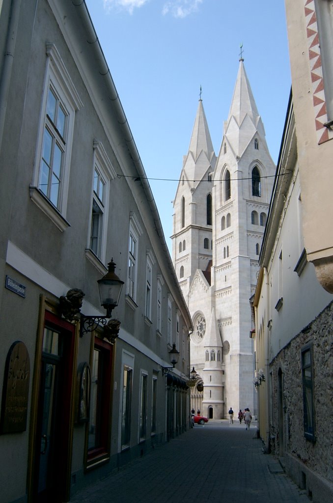 Beékelődve