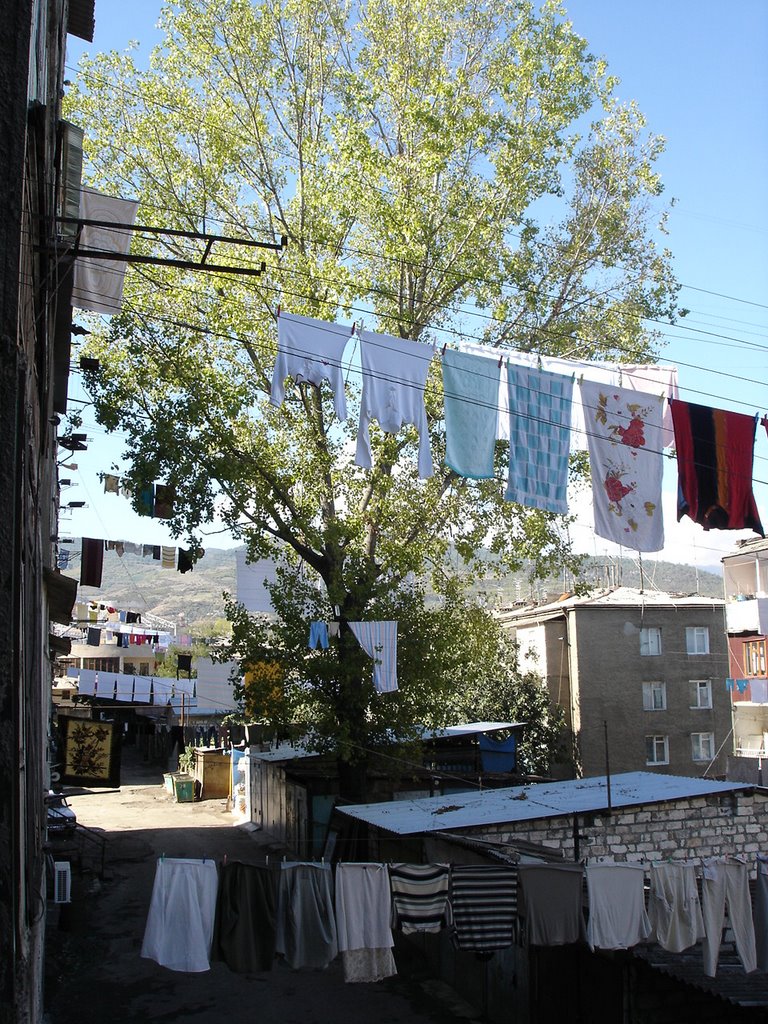 Родной степанакертский дворик, Арцах