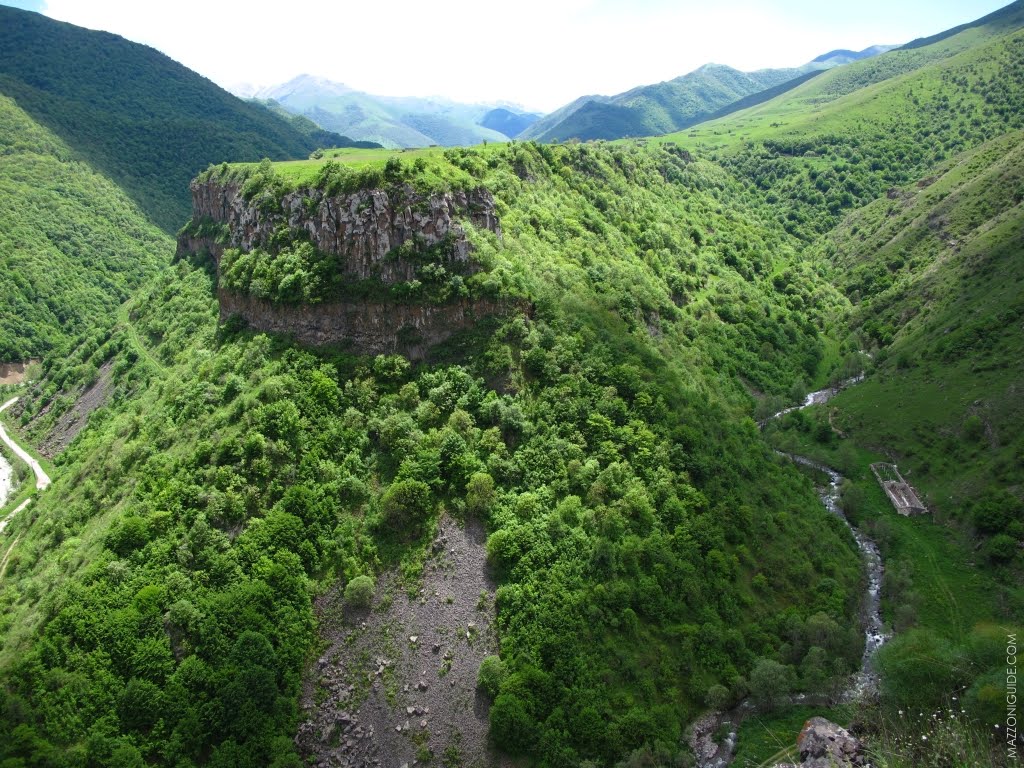 View from the city of Karvajar | Вид с Карвачарского плато