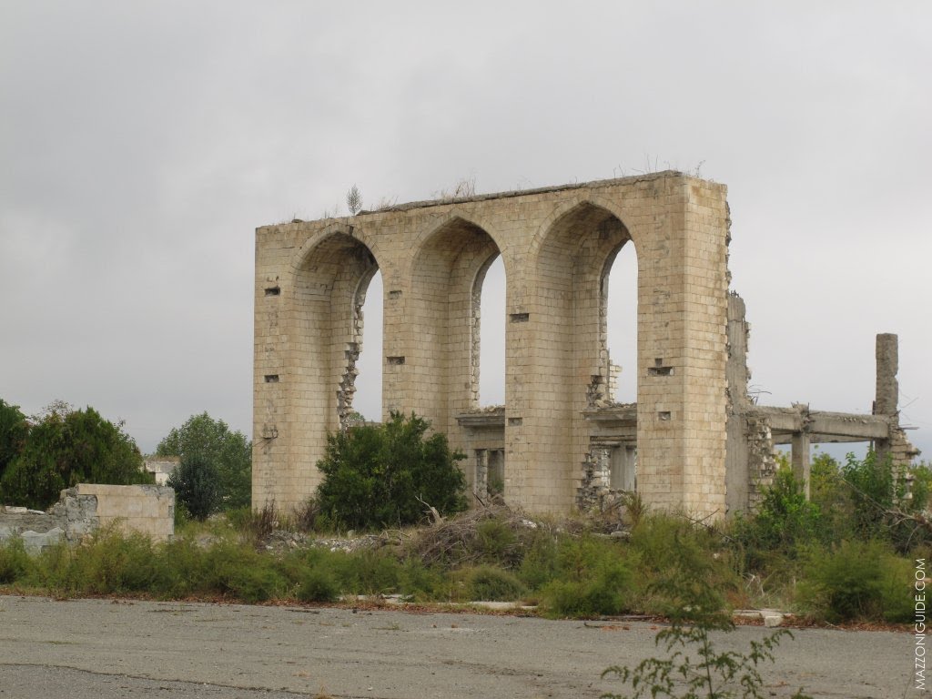 town Akna /former Agdam/ ruined by azerbaijan barbarian during war, Republic of Mountainous Karabagh. г, Акна /быв Агдам/ разрушенный азерскими варварами в ходе войны, НКР