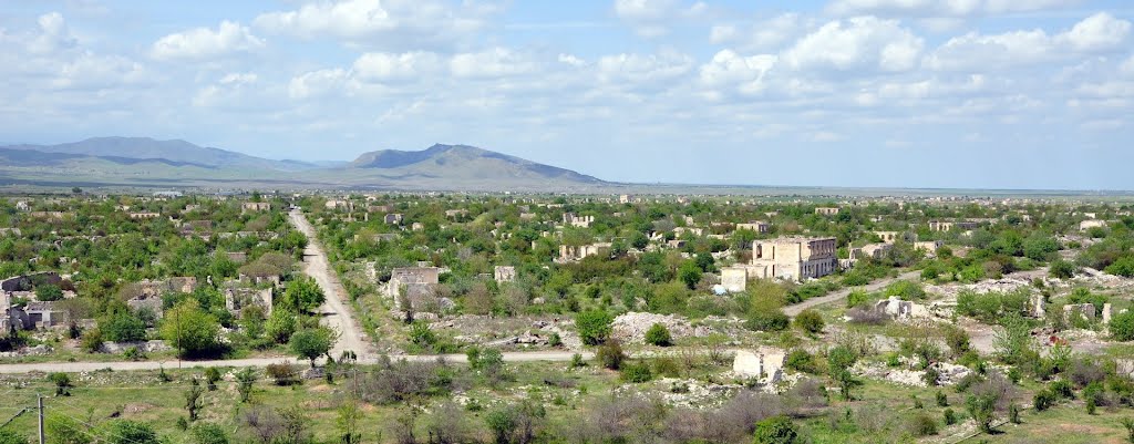 town Akna /former Agdam/ ruined by azerbaijan barbarian during war, Republic of Mountainous Karabagh. г, Акна /быв Агдам/ разрушенный азерскими варварами в ходе войны, НКР