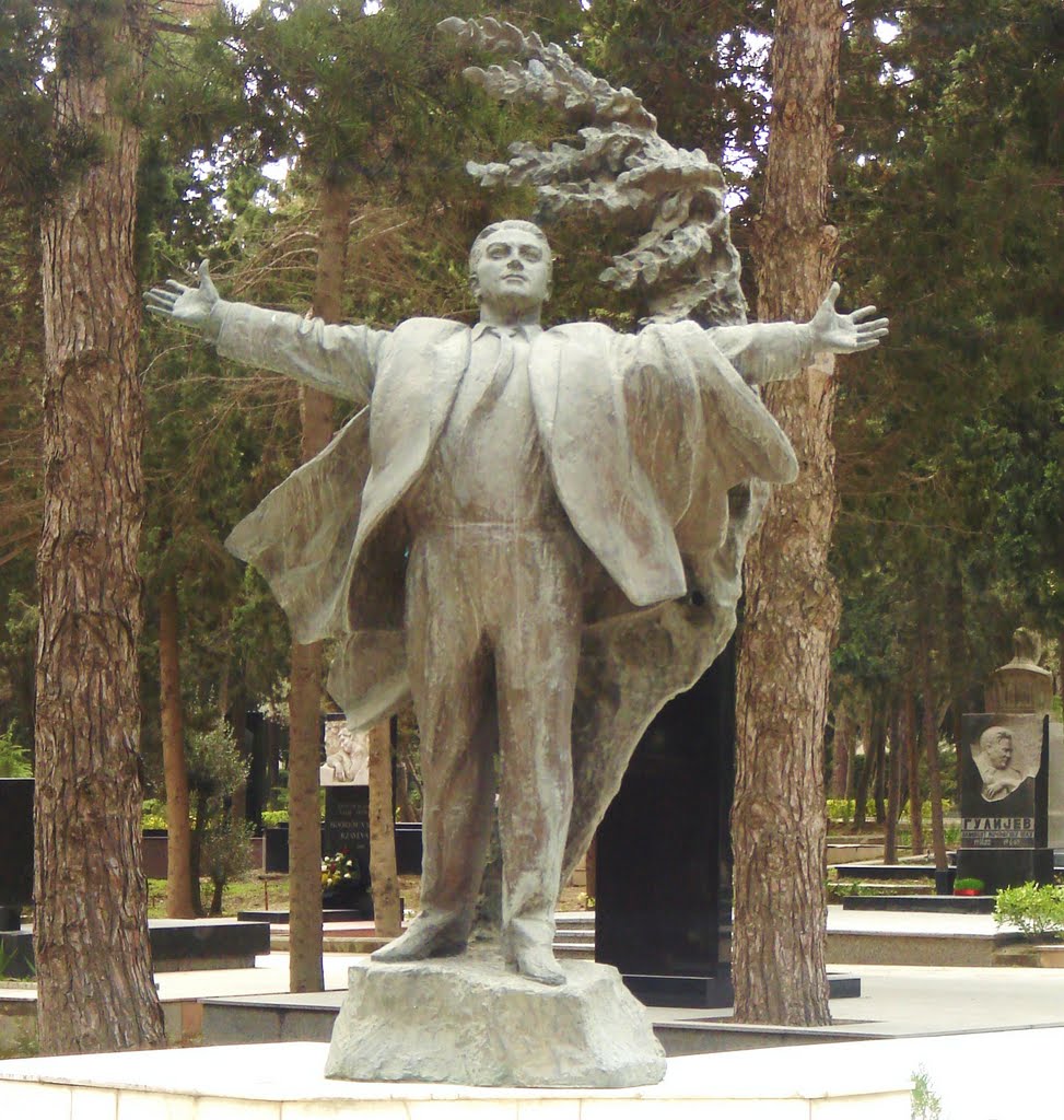 Rashid Behbudov Statue (My Favorite Singer), Avenue of the Honored Ones, Baku, Azerbaijan