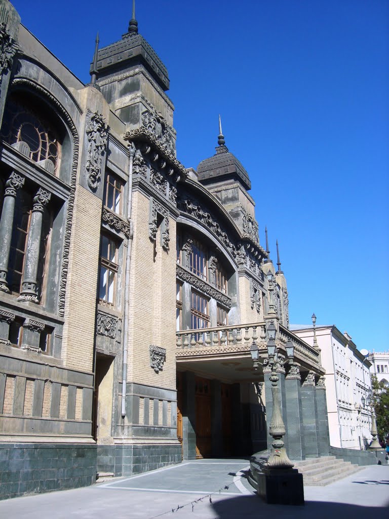 08.10.2011 Baku, Nizami street, Opera and Ballet theatre