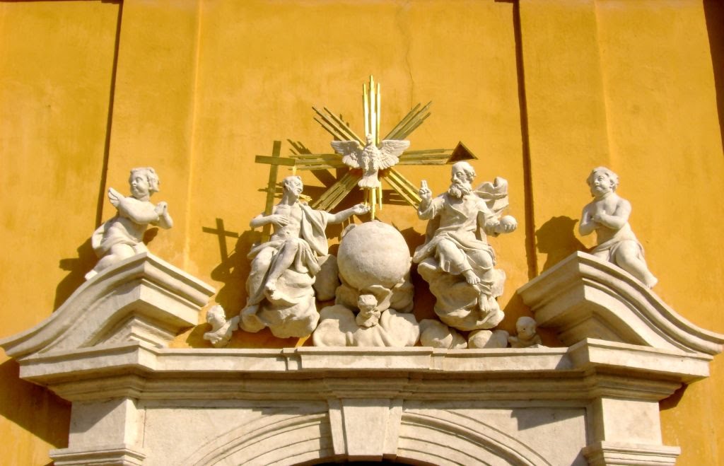SZOLNOK   Belvárosi  Szentháromság  Templom
