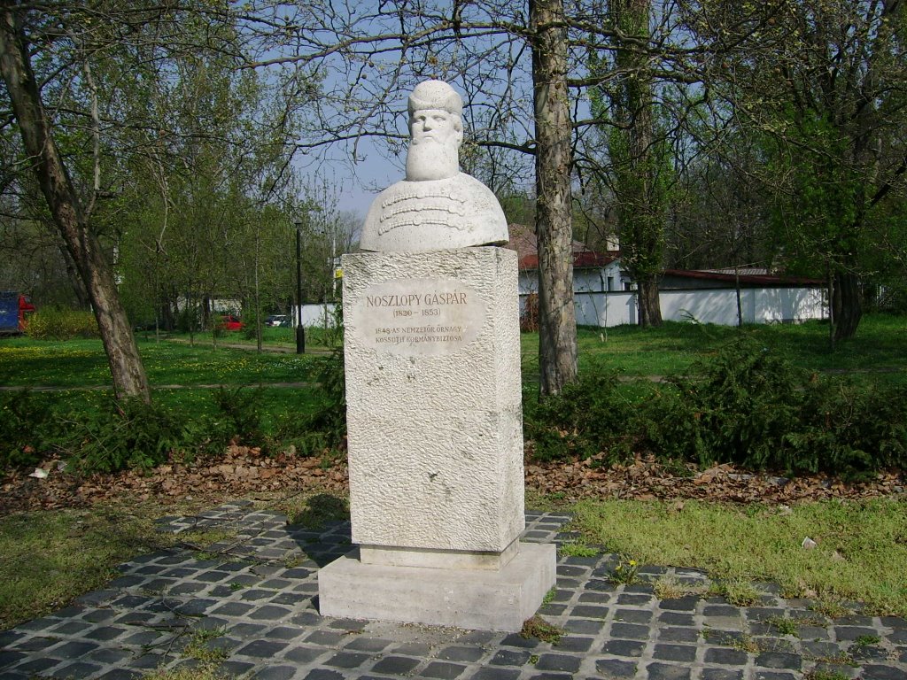 Kecskemét-Noszlopy Gáspár szobra