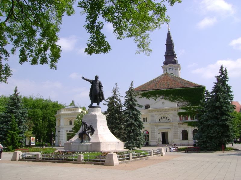 KECSKEMÉT - Kossuth Lajos szobra
