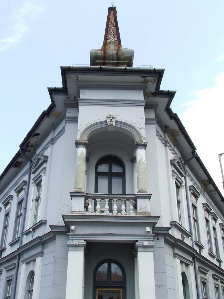 Sarokhomlokzat (Corner Facade)
