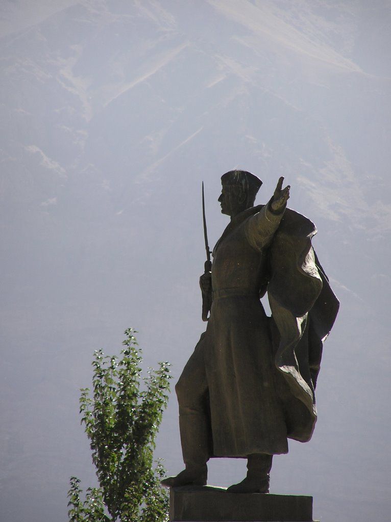 Monument of unknown Soldier pointing towards Afghanistan seen from West