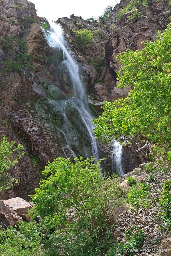 Guzgarf Waterfall (by WWW.EY8MM.COM)